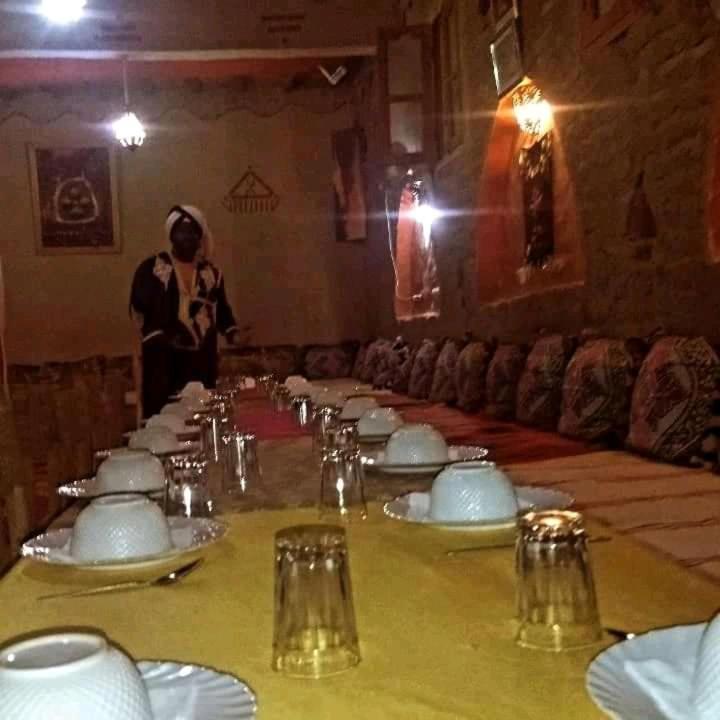 Riad Gnaoua Khamlia Мерзуга Экстерьер фото